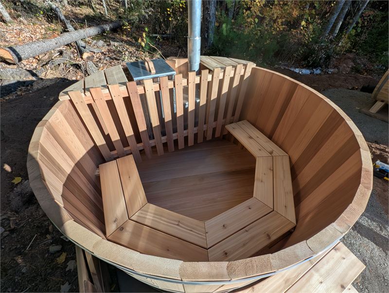 Bain chaud en cèdre rouge 6 × 4 pi — vue 5