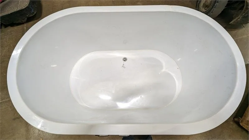 5′ × 3′ Oval Cold Plunge, view 4